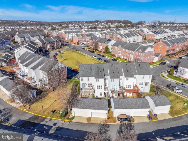 16636 BARGE CIR, Woodbridge, VA 22191