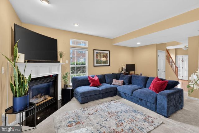 16636 BARGE CIR, Woodbridge, VA 22191