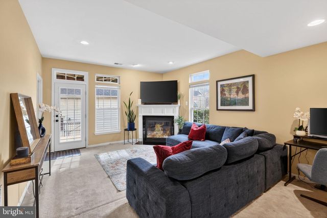 16636 BARGE CIR, Woodbridge, VA 22191