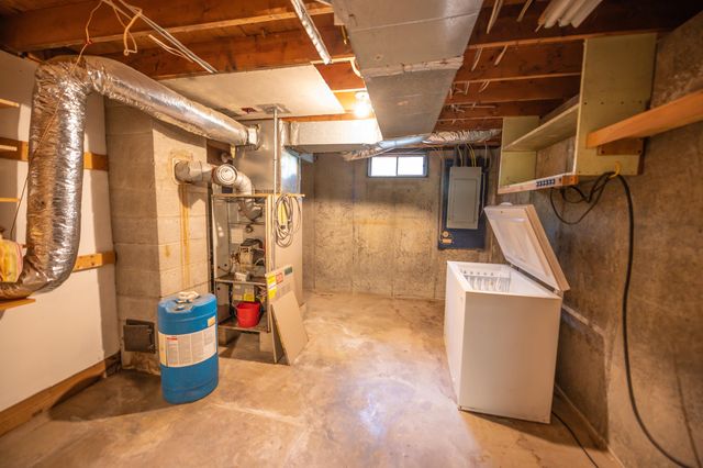 801 Newton Road, Vernon, VT 05354