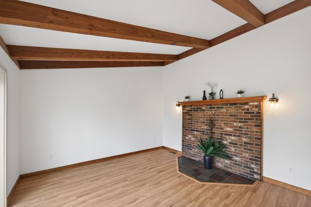 801 Newton Road, Vernon, VT 05354