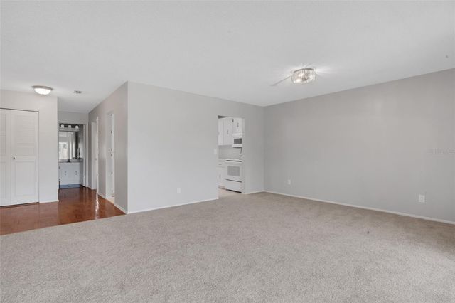 223 BUTTONWOOD CIRCLE 223, Seminole, FL 33777