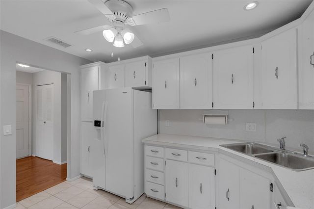 223 BUTTONWOOD CIRCLE 223, Seminole, FL 33777