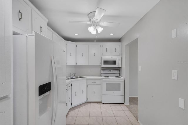 223 BUTTONWOOD CIRCLE 223, Seminole, FL 33777