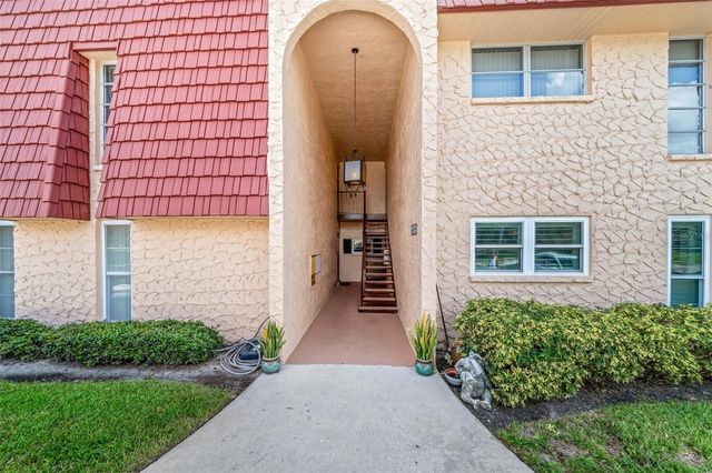 223 BUTTONWOOD CIRCLE 223, Seminole, FL 33777