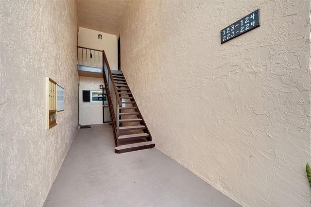 223 BUTTONWOOD CIRCLE 223, Seminole, FL 33777