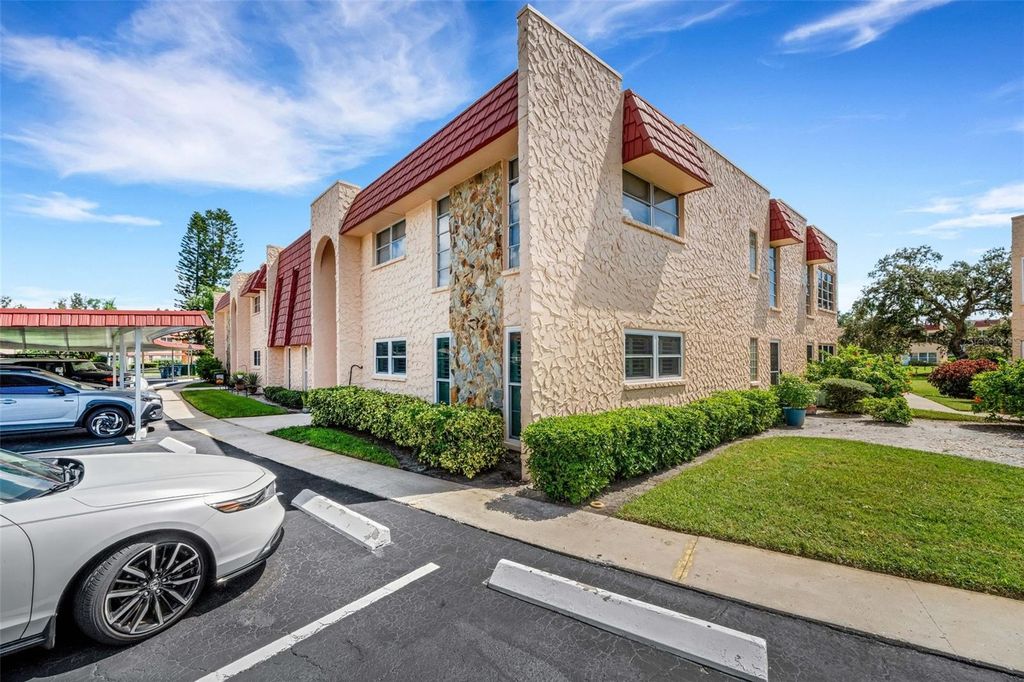 223 BUTTONWOOD CIRCLE 223, Seminole, FL 33777