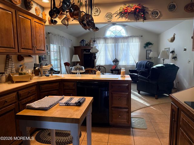 51 Adams Street, Edison, NJ 08820