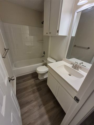 825 Springhill Drive, Burleson, TX 76028