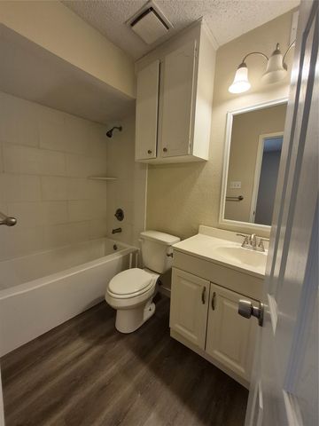 825 Springhill Drive, Burleson, TX 76028