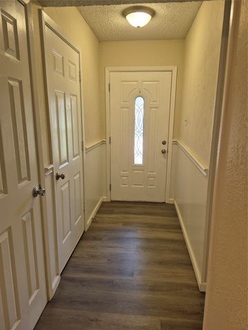 825 Springhill Drive, Burleson, TX 76028