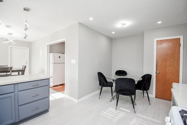 6817 Hendon Lane, Houston, TX 77074