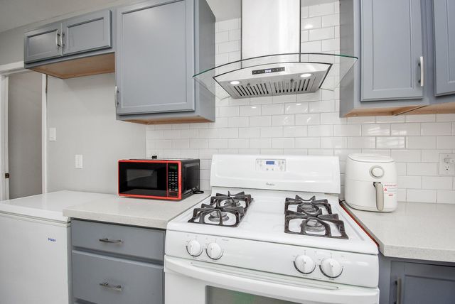 6817 Hendon Lane, Houston, TX 77074