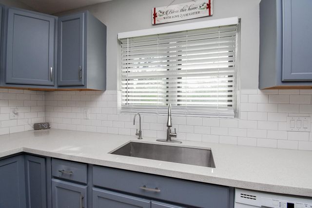 6817 Hendon Lane, Houston, TX 77074