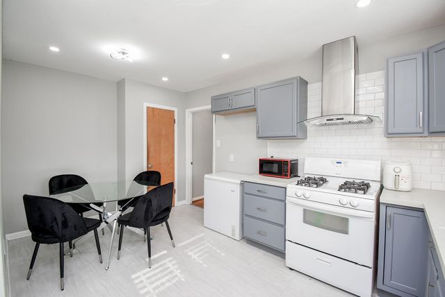 6817 Hendon Lane, Houston, TX 77074