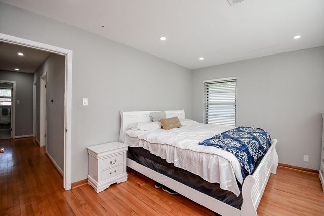 6817 Hendon Lane, Houston, TX 77074