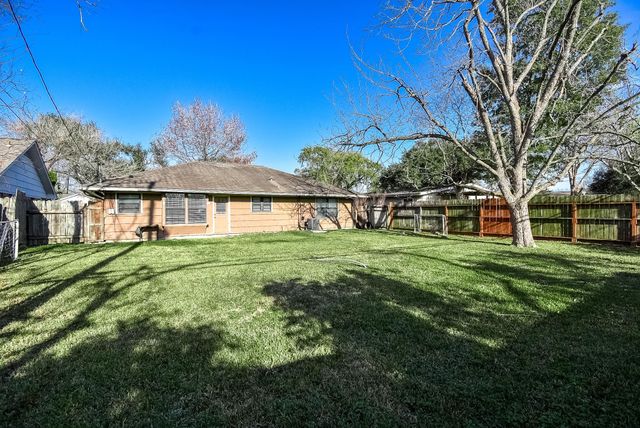 6817 Hendon Lane, Houston, TX 77074