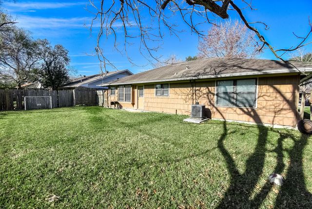 6817 Hendon Lane, Houston, TX 77074