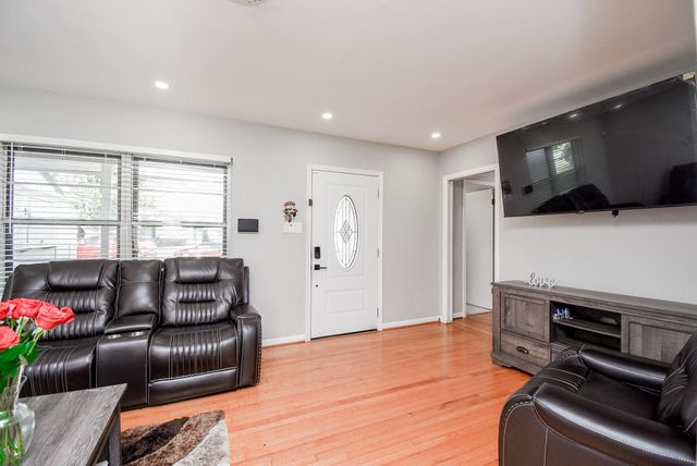 6817 Hendon Lane, Houston, TX 77074