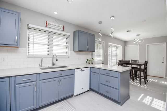 6817 Hendon Lane, Houston, TX 77074