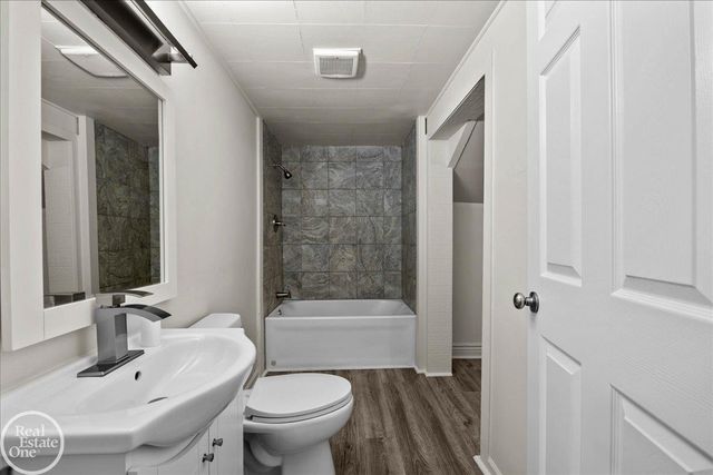 1404 Water Street, Port Huron, MI 48060