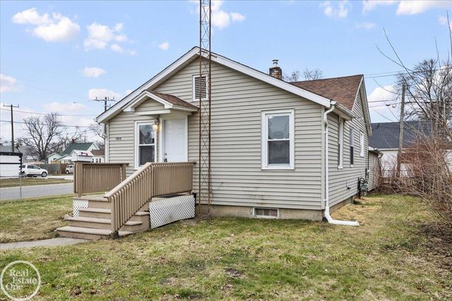 1404 Water Street, Port Huron, MI 48060