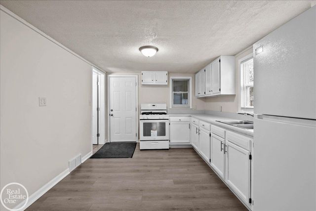 1404 Water Street, Port Huron, MI 48060