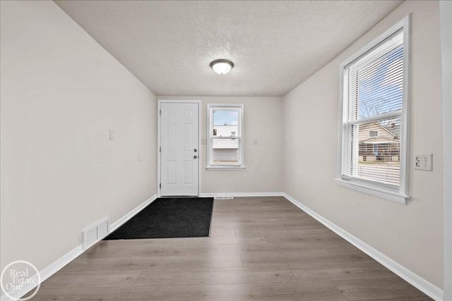 1404 Water Street, Port Huron, MI 48060