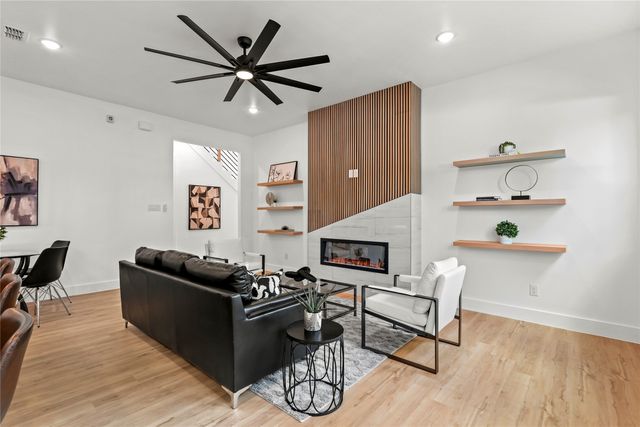 404 Cleaves Street, Dallas, TX 75203