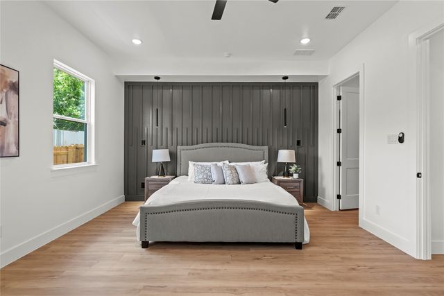 404 Cleaves Street, Dallas, TX 75203