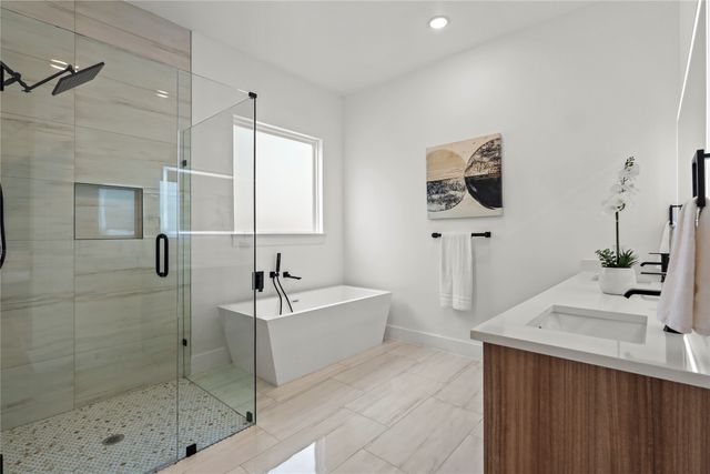 404 Cleaves Street, Dallas, TX 75203