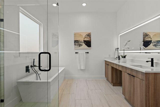 404 Cleaves Street, Dallas, TX 75203