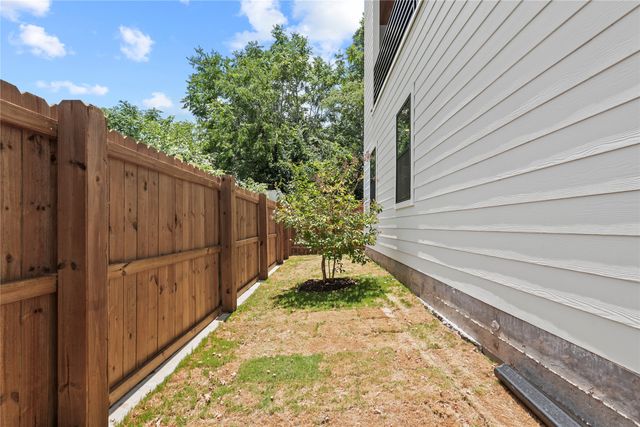 404 Cleaves Street, Dallas, TX 75203