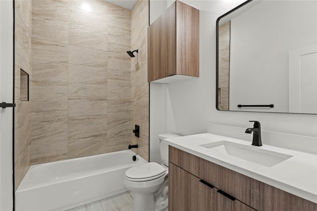 404 Cleaves Street, Dallas, TX 75203