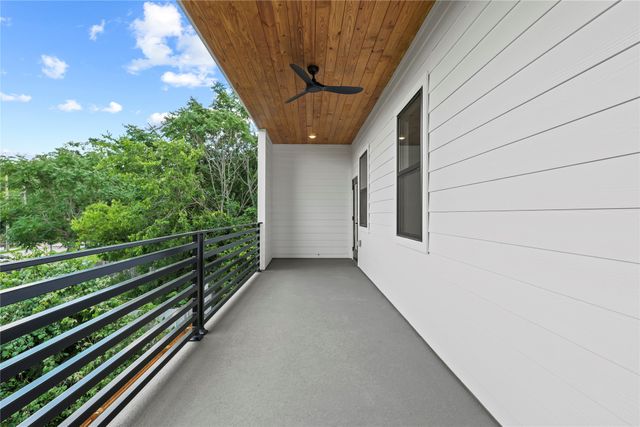 404 Cleaves Street, Dallas, TX 75203