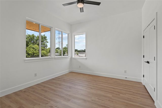 404 Cleaves Street, Dallas, TX 75203