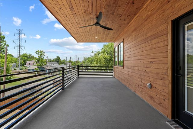 404 Cleaves Street, Dallas, TX 75203