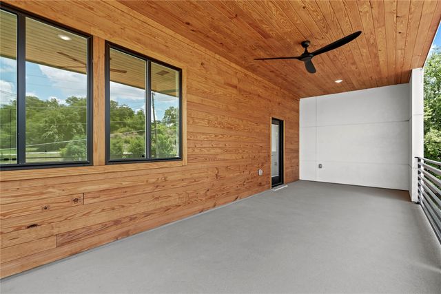404 Cleaves Street, Dallas, TX 75203