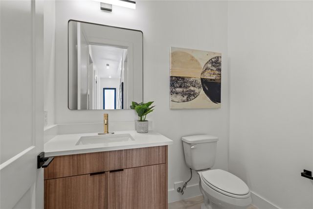 404 Cleaves Street, Dallas, TX 75203