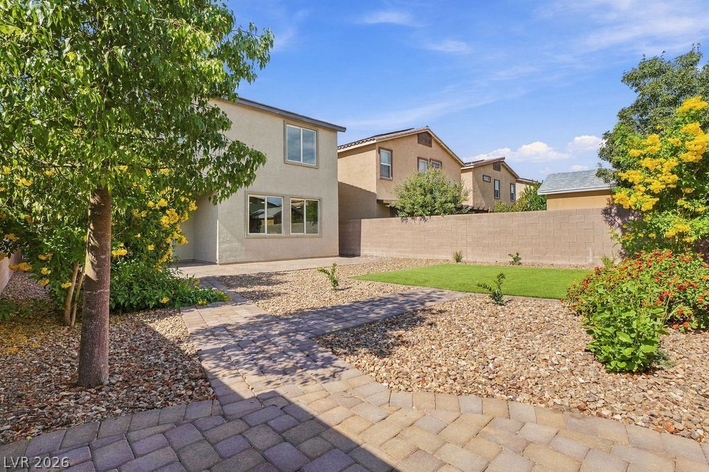 7246 Dazzle Point Street, North Las Vegas, NV 89084 — photo 4