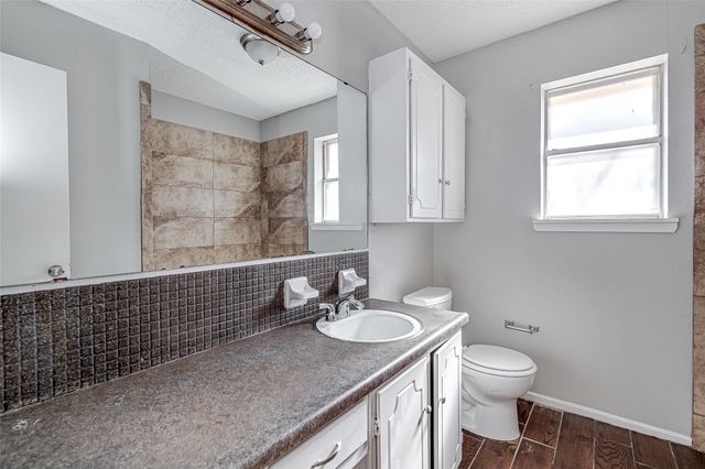 228 Lester Street, Burleson, TX 76028