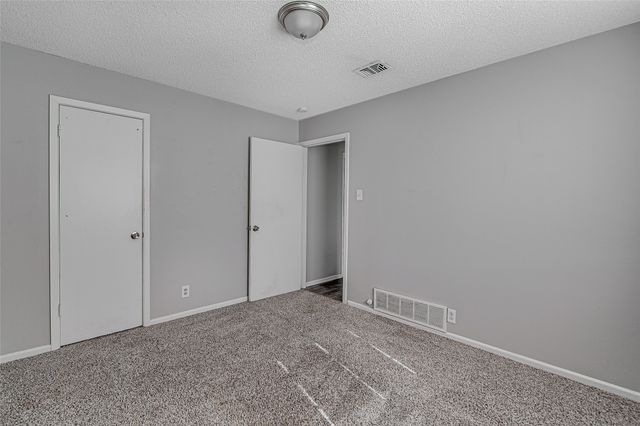 228 Lester Street, Burleson, TX 76028