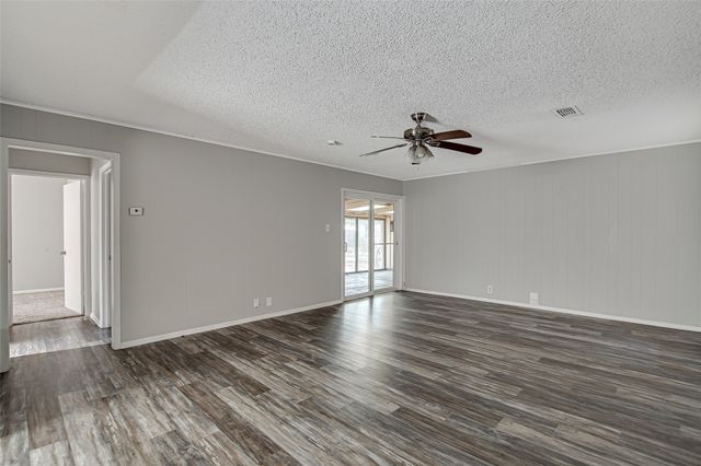 228 Lester Street, Burleson, TX 76028