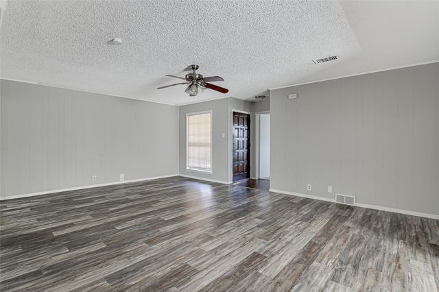 228 Lester Street, Burleson, TX 76028