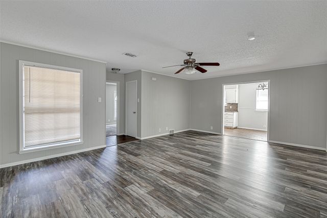 228 Lester Street, Burleson, TX 76028