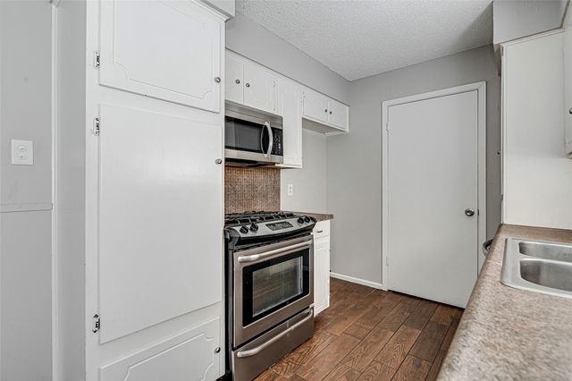 228 Lester Street, Burleson, TX 76028