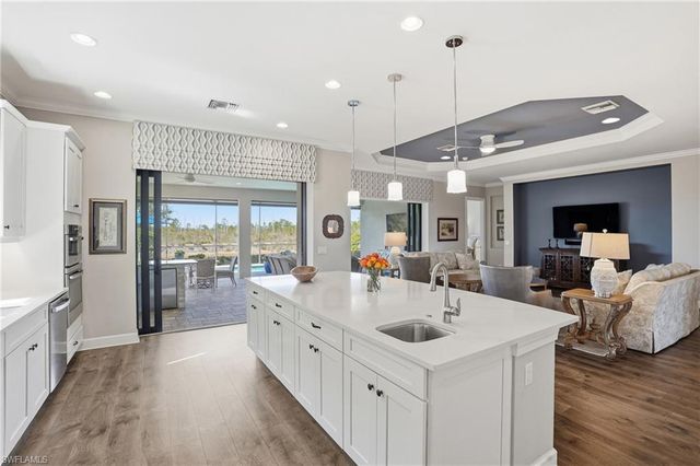 9489 Montelanico LOOP, Naples, FL 34119