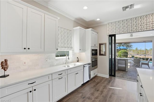 9489 Montelanico LOOP, Naples, FL 34119