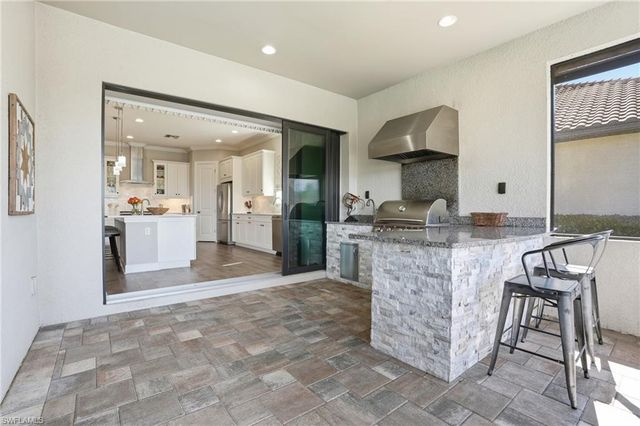 9489 Montelanico LOOP, Naples, FL 34119