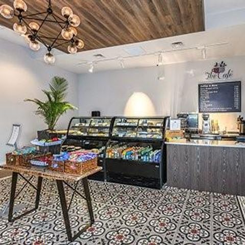 9489 Montelanico LOOP, Naples, FL 34119